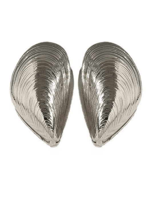 St. Barths La Robe - St. Barths La Robe Mini Oyster Earrings - Buy Online