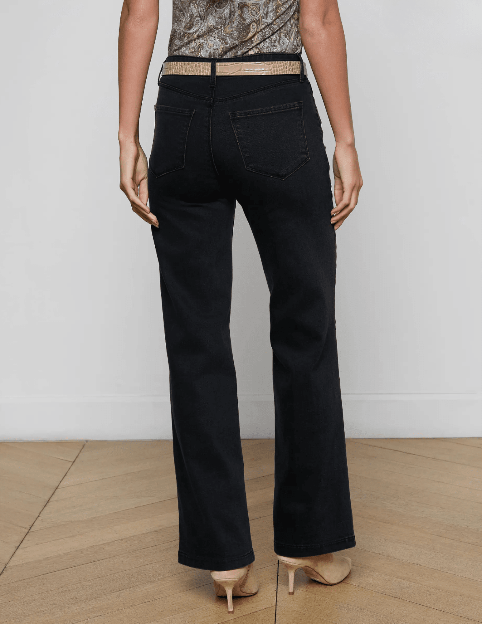 L'Agence - L’AGENCE Scottie High Rise Wide Leg Jeans in Washed Black - Buy Online