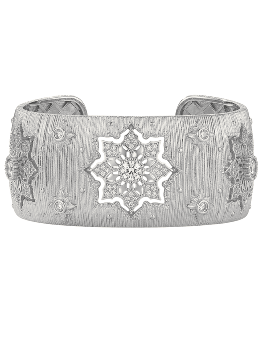 Fleur de Camélia Sima Textured Bangle in Silver