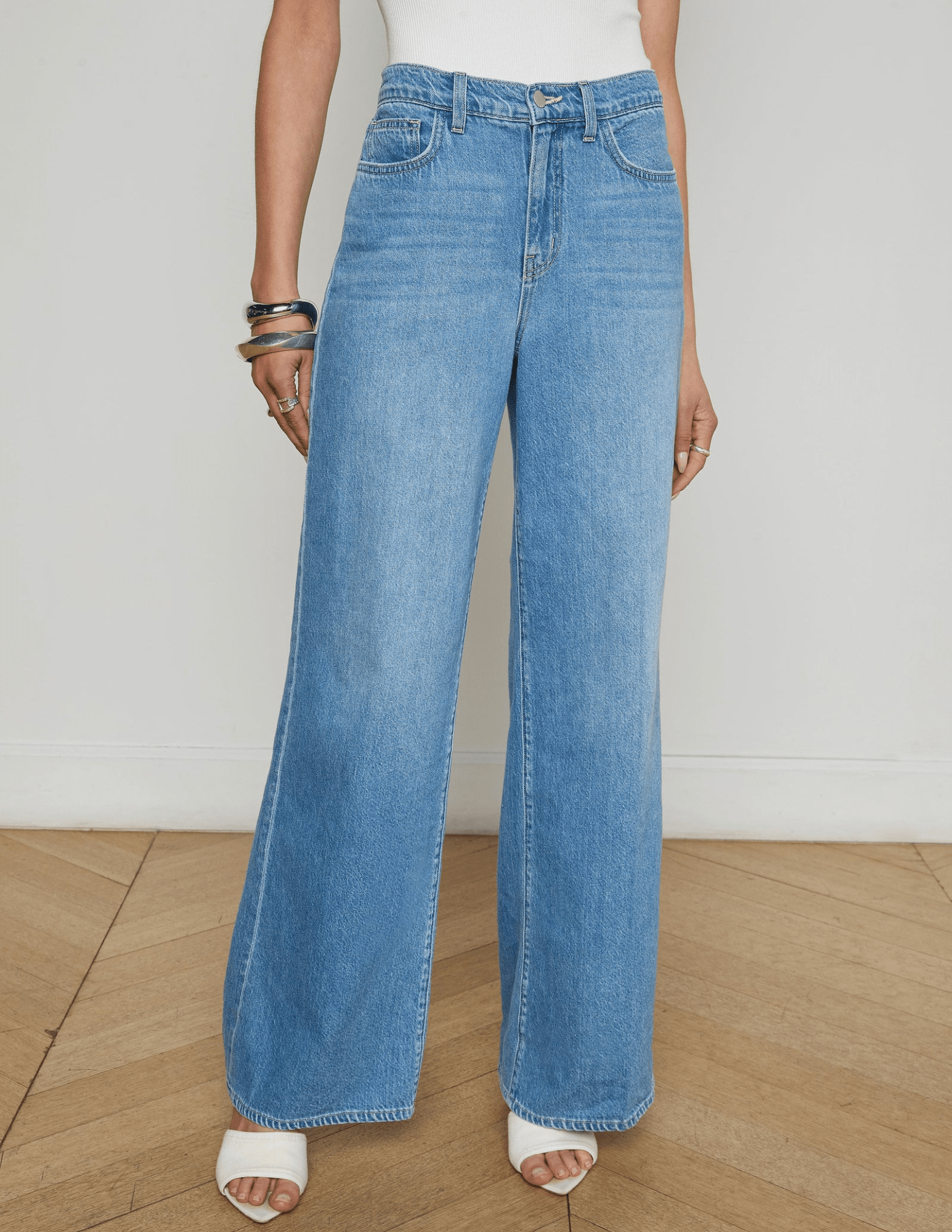 L’AGENCE Alicent High Rise Wide Leg Crop Jeans in Caster front model view