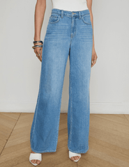L’AGENCE Alicent High Rise Wide Leg Crop Jeans in Caster front model view