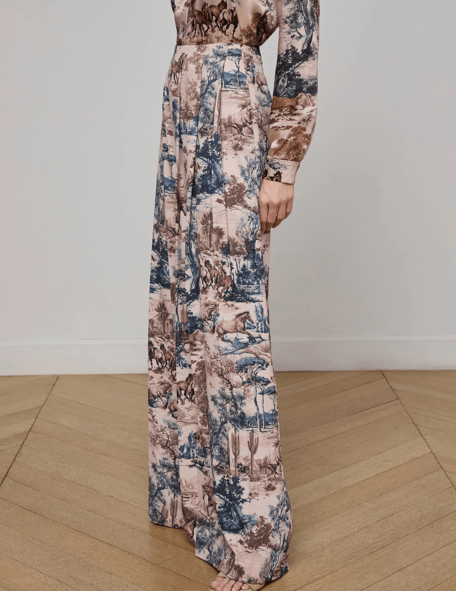 L'Agence - PRE-ORDER-L'AGENCE Nova Pleated Wide Leg Pant in Tan Multi Western Toile - Buy Online