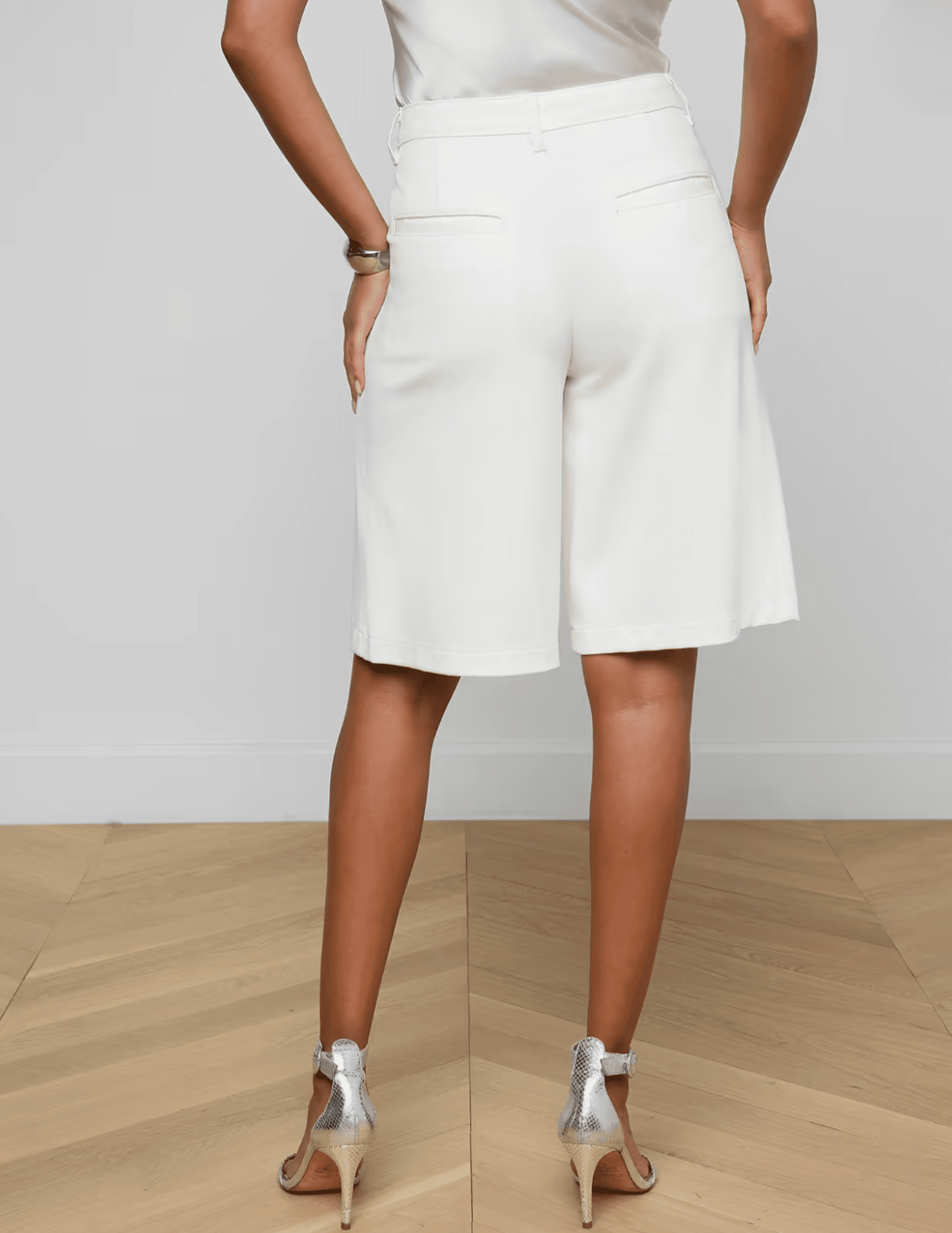 L'Agence - PRE-ORDER-L'AGENCE Akasha Tailored Ponte Bermuda Short in Ivory - Buy Online