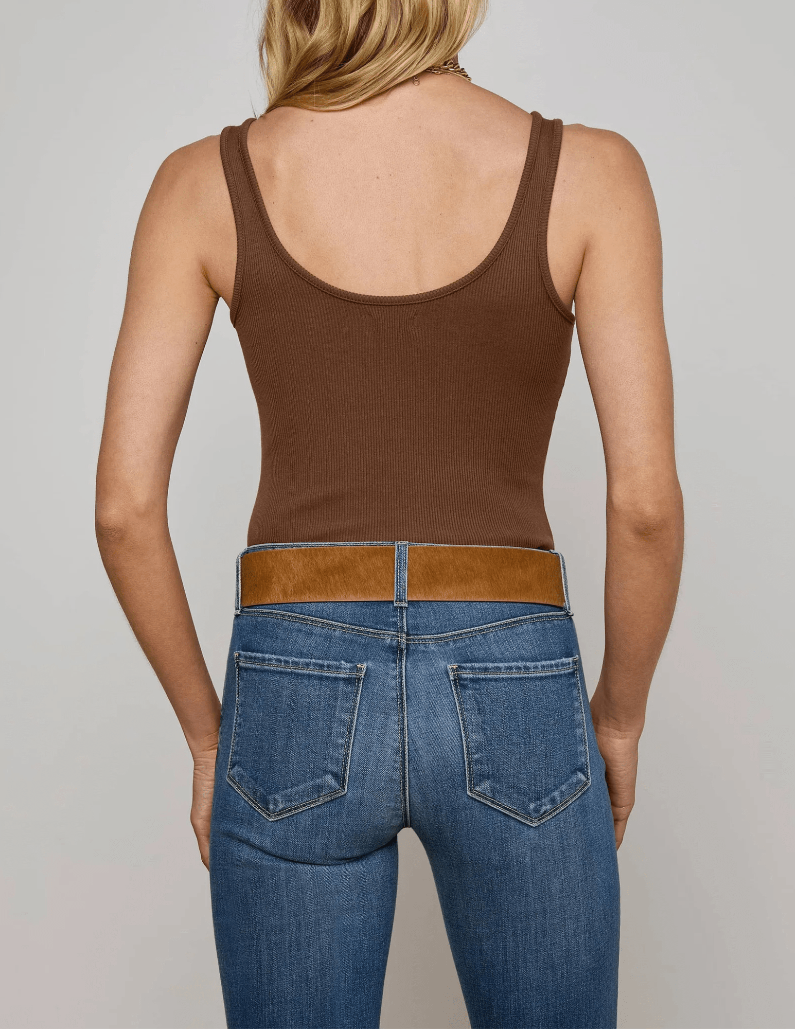 L'Agence - L'AGENCE Nica Scoop Neck Bodysuit in Sequoia Brown - Buy Online