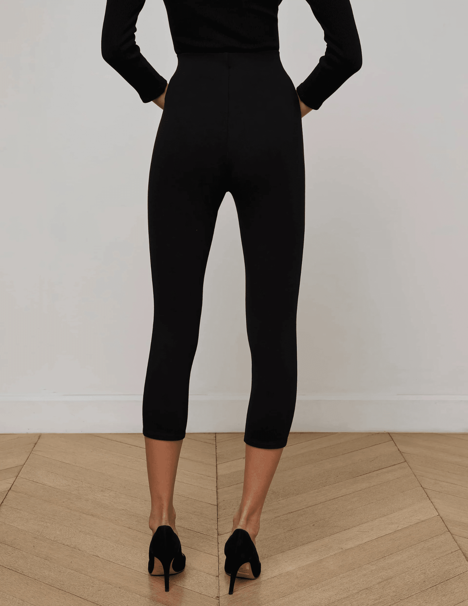 L'Agence - L'AGENCE Dee Capri Pant in Black - Buy Online
