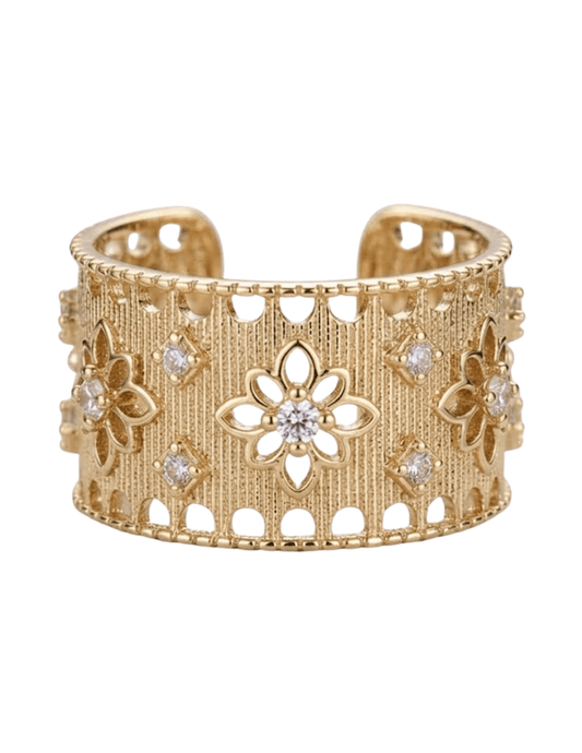 Fleur de Camélia Mavis Textured Ring in Gold