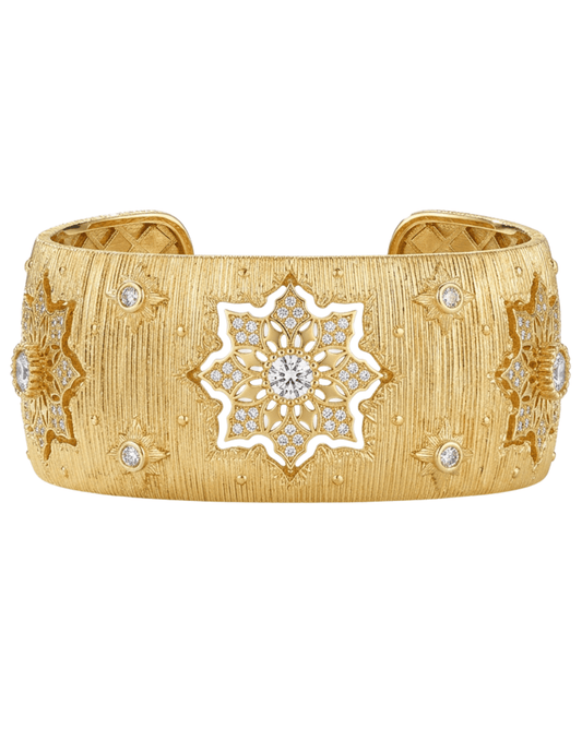 Fleur de Camélia Sima Textured Bangle in Gold