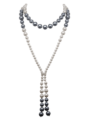 Fleur de Camélia Embellished Clasp Pearl Necklace