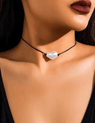 Model wearing St. Barths Gabby black pearl lariat necklace