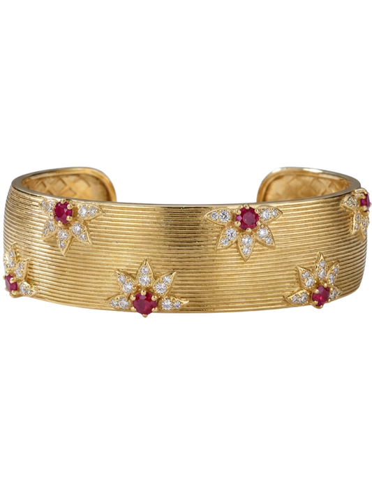Fleur de Camélia Avalon Textured Bangle in Gold & Red