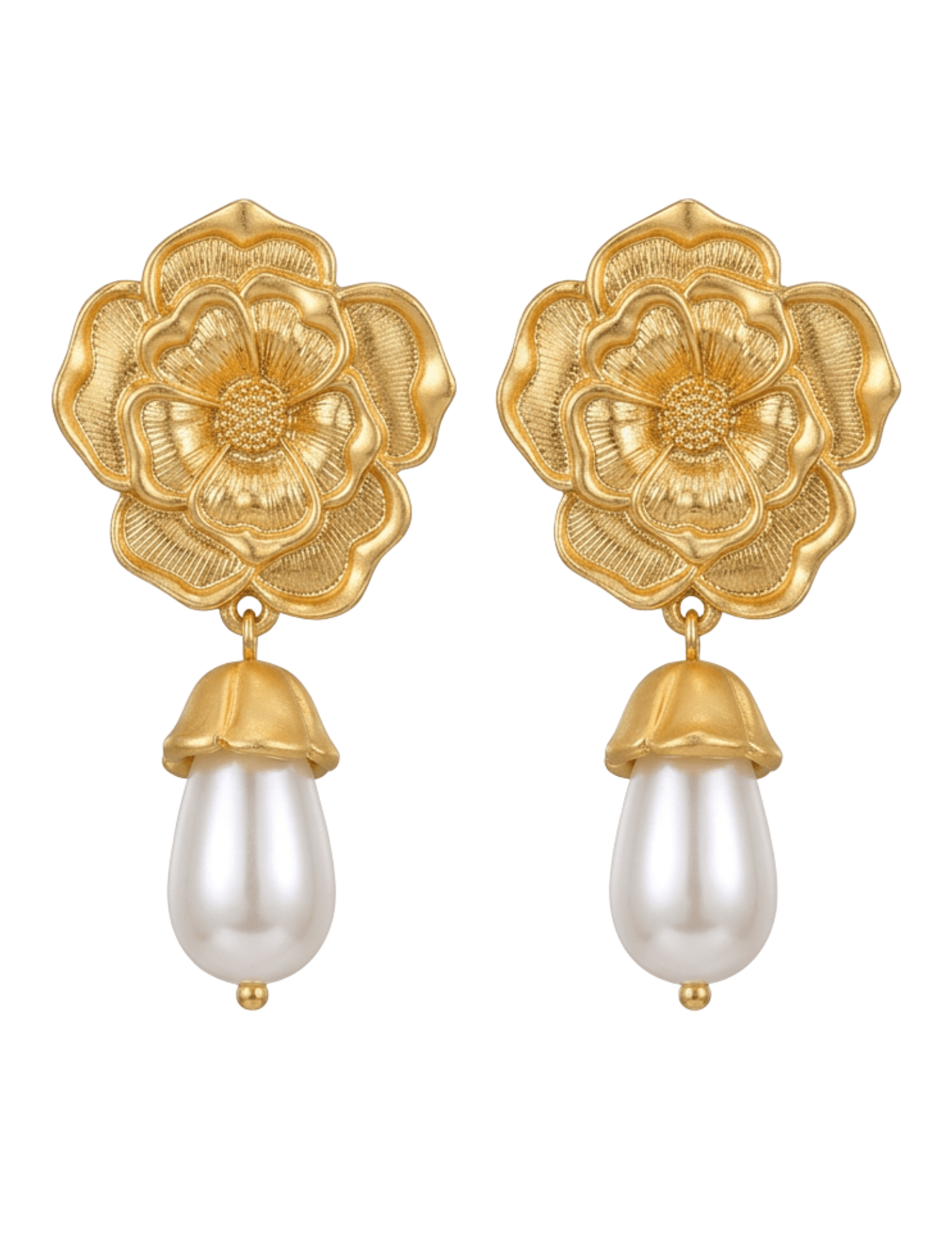 Fleur de Camélia Lala flower earrings in gold with pearl drop