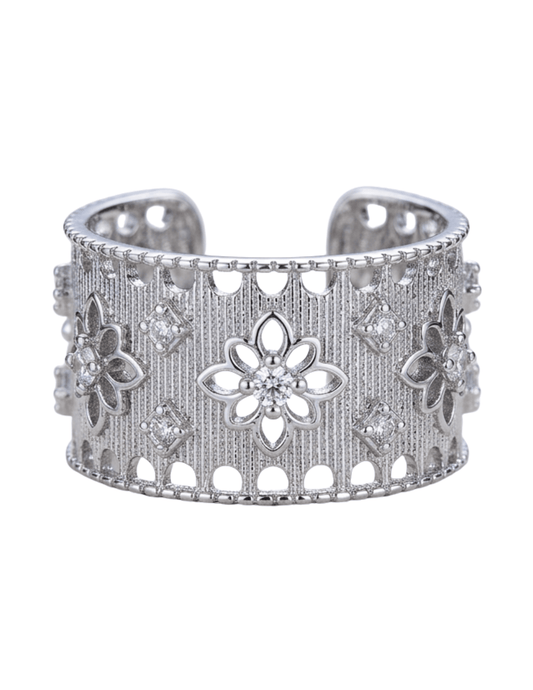 Fleur de Camélia Mavis Textured Ring in Silver