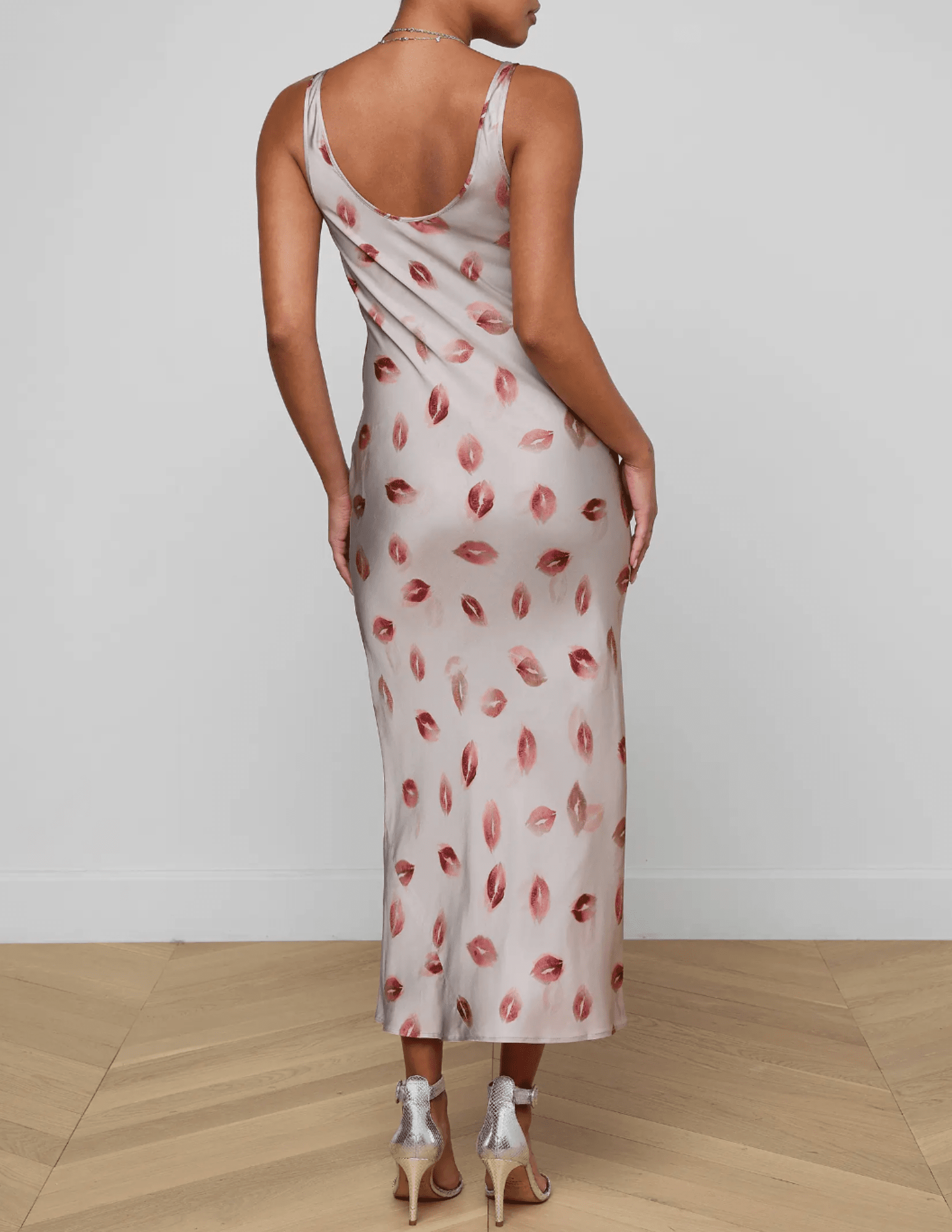 L’AGENCE Akiva scoop neck midi dress in taupe faded kiss print