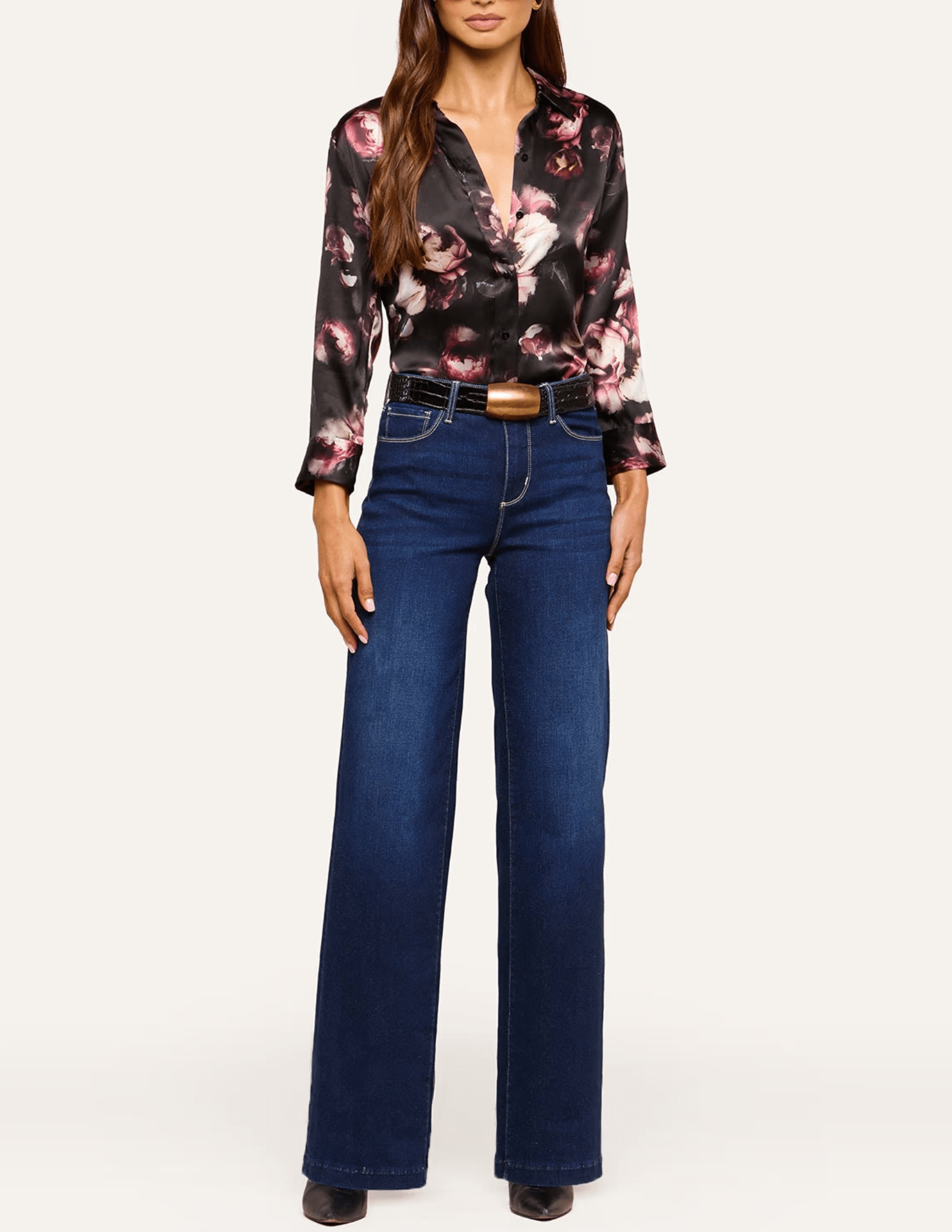 L'AGENCE Dani silk blouse in Black Mauve Distressed Rose styled with wide-leg blue jeans for a chic everyday outfit.