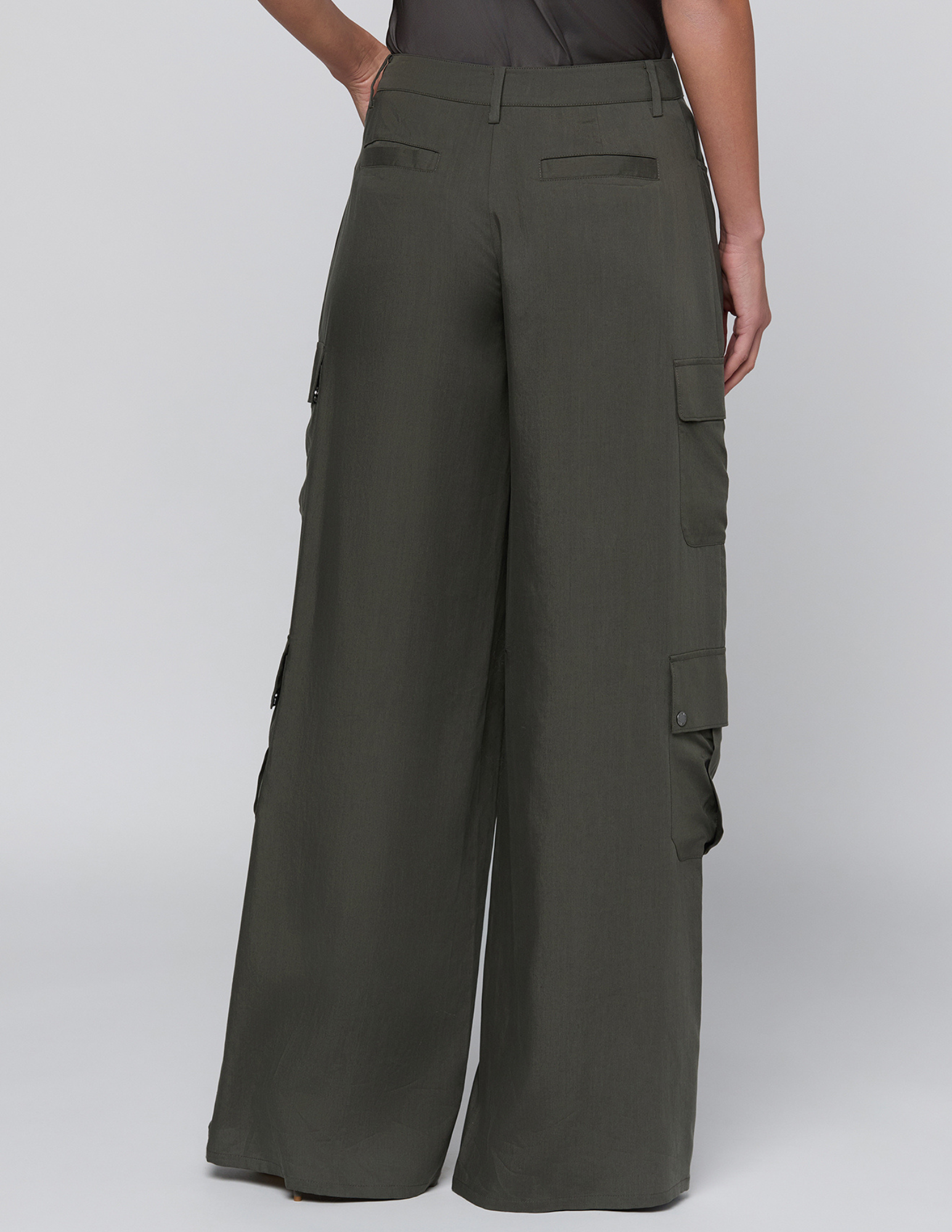 Back view of L'AGENCE Isolde Cargo Pants Ash Olive