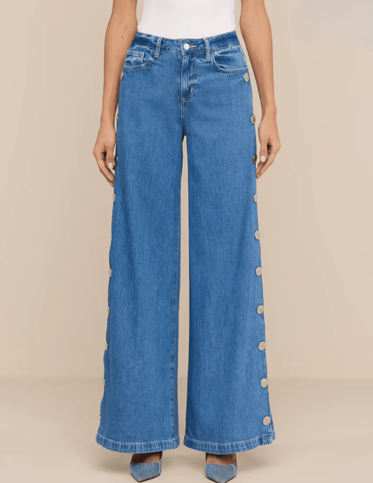 Front view of L'AGENCE Jennings Snap Wide Leg Jean in Torsten