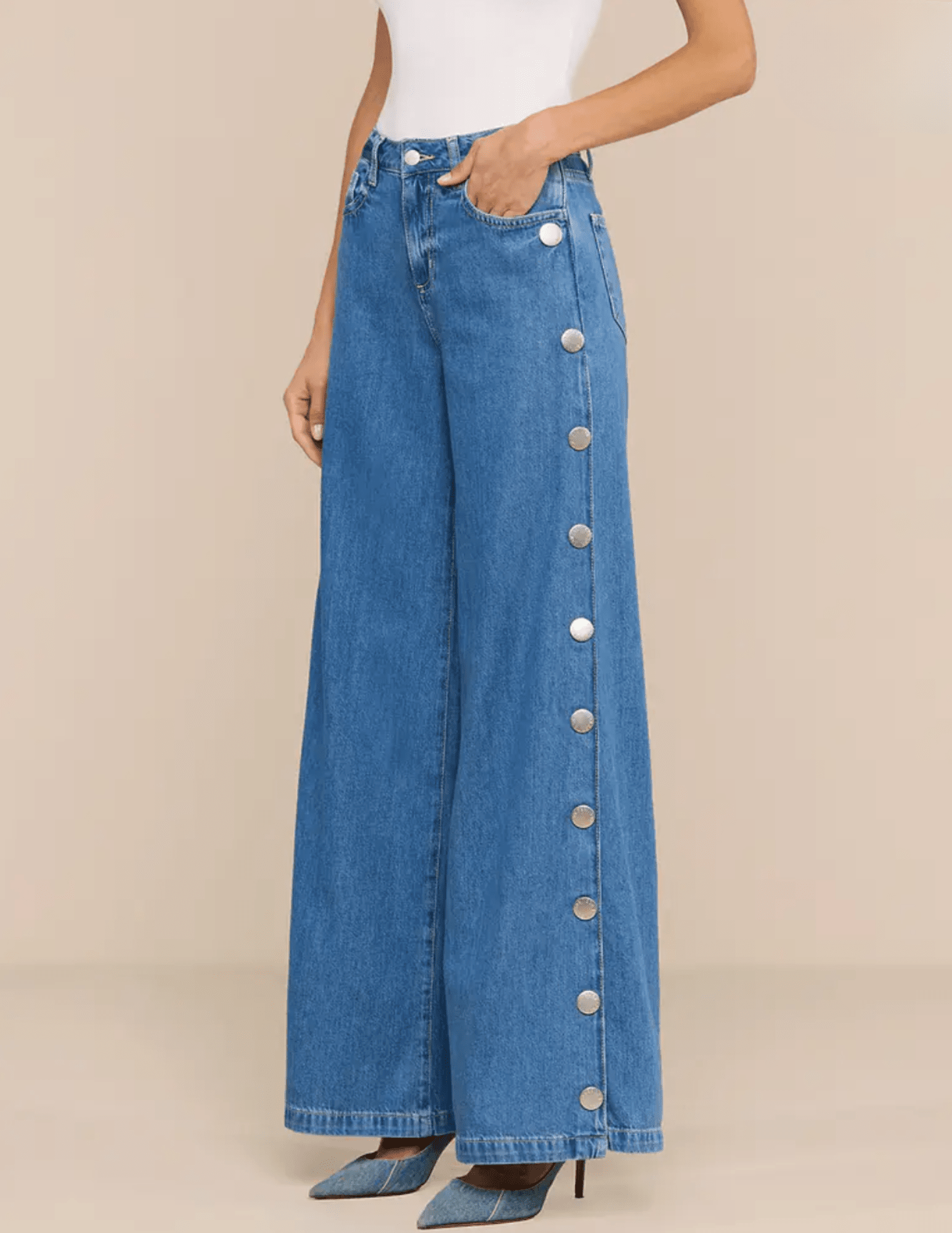 Side view of L'AGENCE Jennings Snap Wide Leg Jean in Torsten
