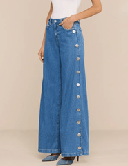Side view of L'AGENCE Jennings Snap Wide Leg Jean in Torsten