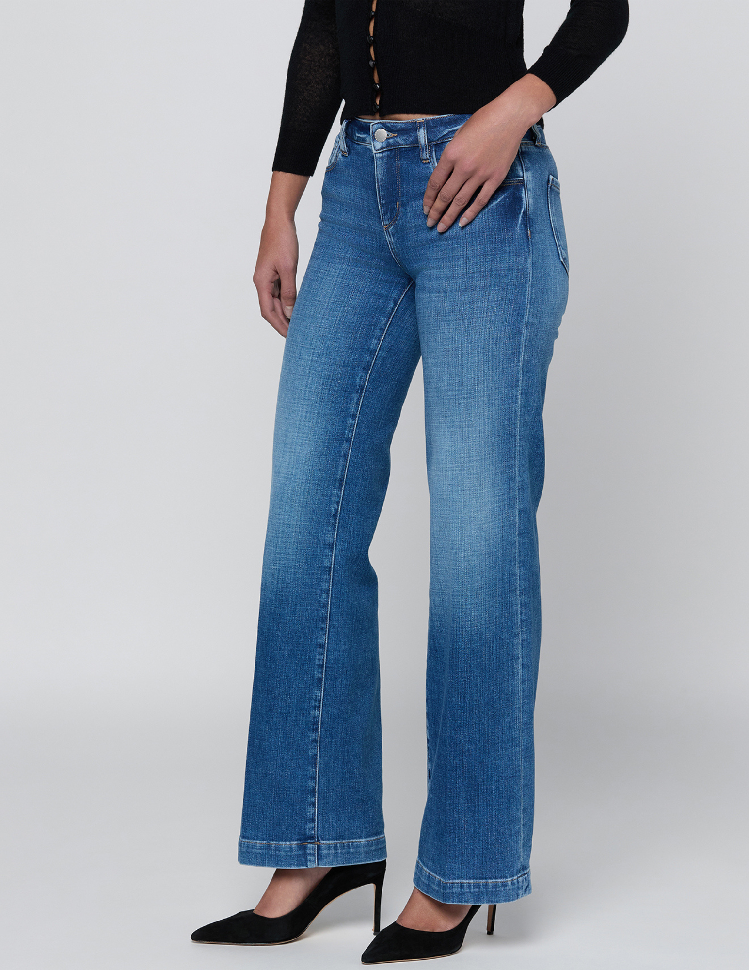 Side view of L'AGENCE Joanne Low Rise Wide Leg Jeans in Salinas