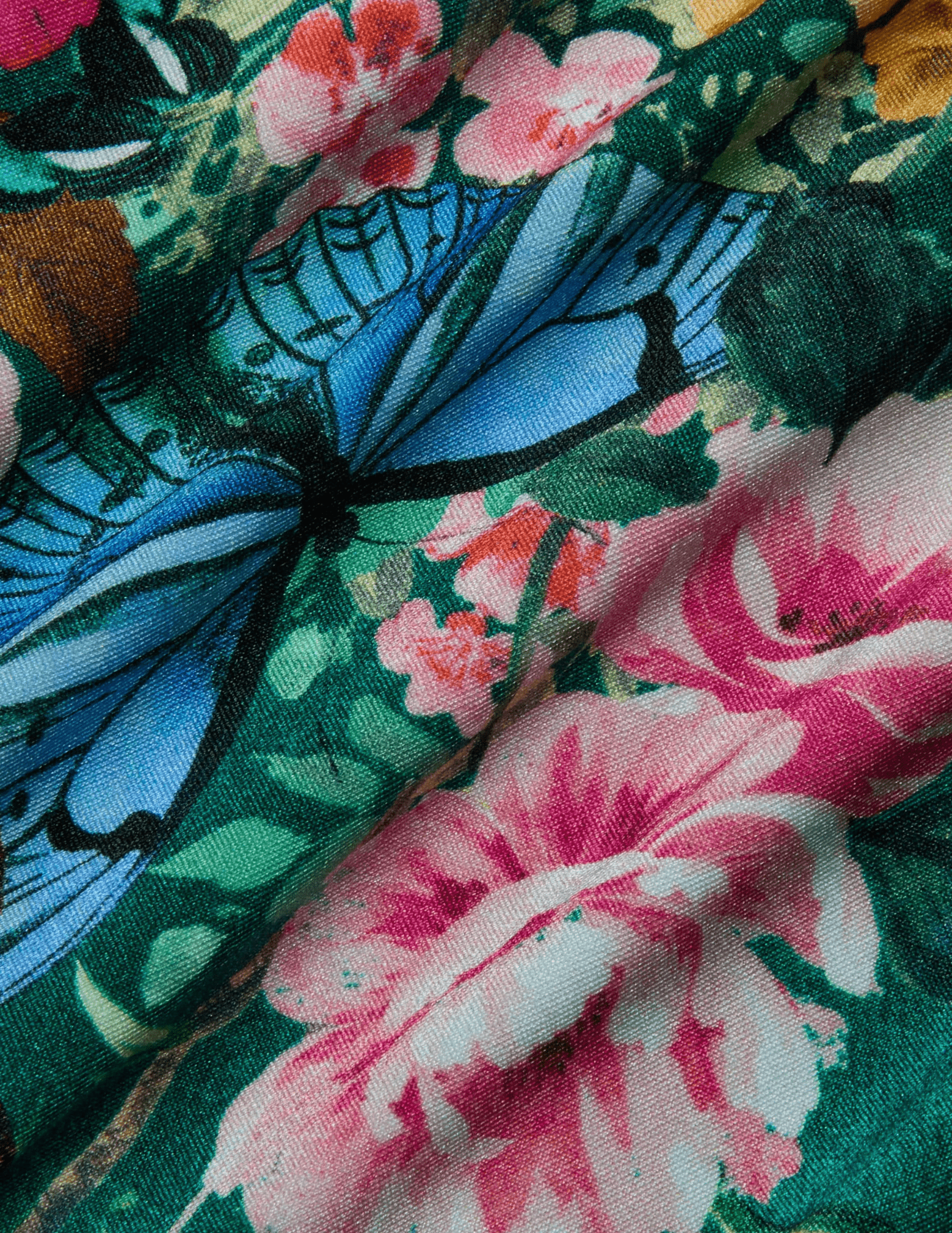 close-up odetail on L’AGENCE Lilou swimsuit