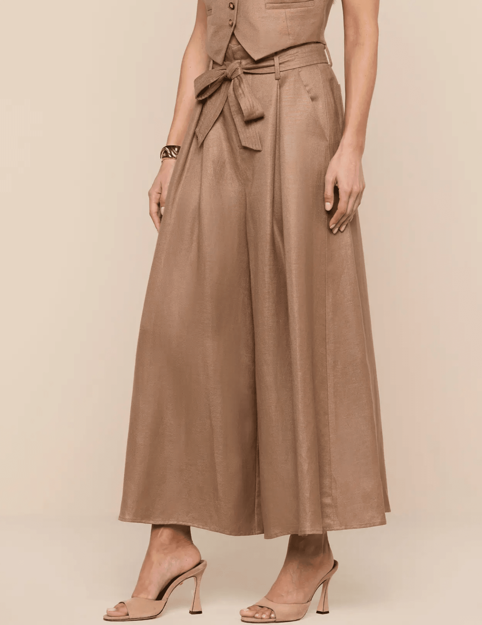 L’AGENCE Lowen linen paperbag cropped pants barley side view