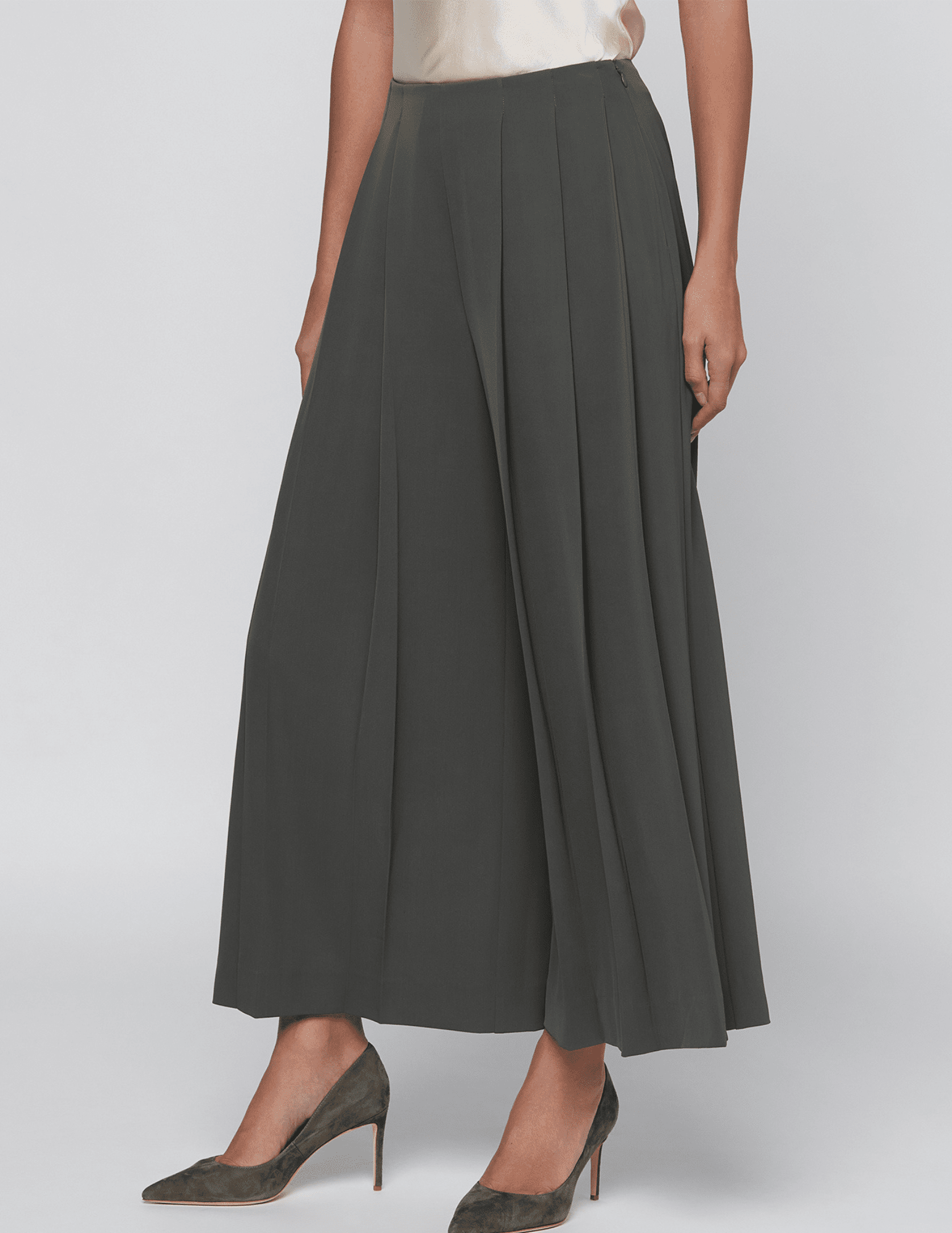 Side view of L'AGENCE Novalynn Cropped Wide Leg Pant Ash Olive