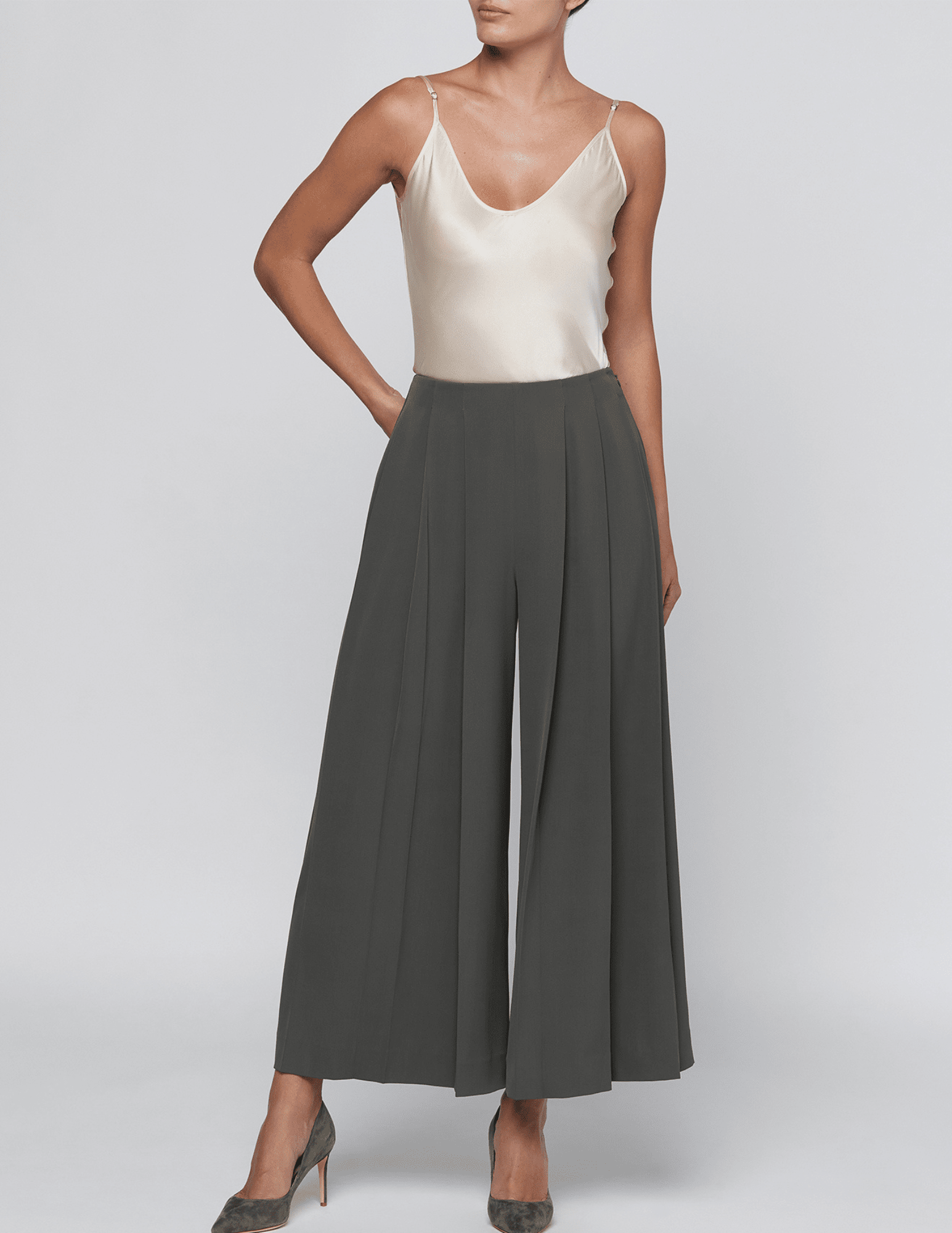 L'AGENCE Novalynn Cropped Wide Leg Pant Ash Olive full body