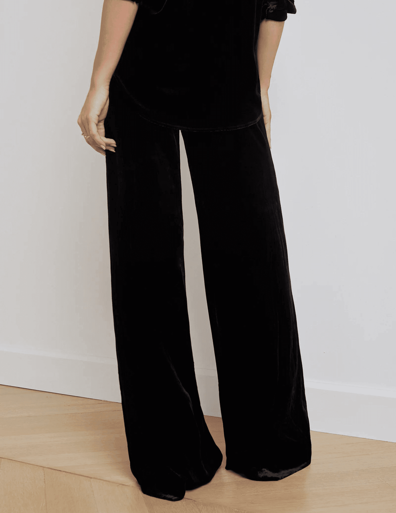L'Agence -L'Agence Pilar Velvet Wide Leg Pant - Buy Online