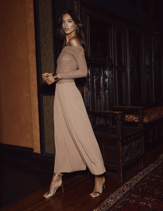 L’AGENCE Poppie Off Shoulder Bodysuit in Cinnamon Swirl with ruching lifestyle model