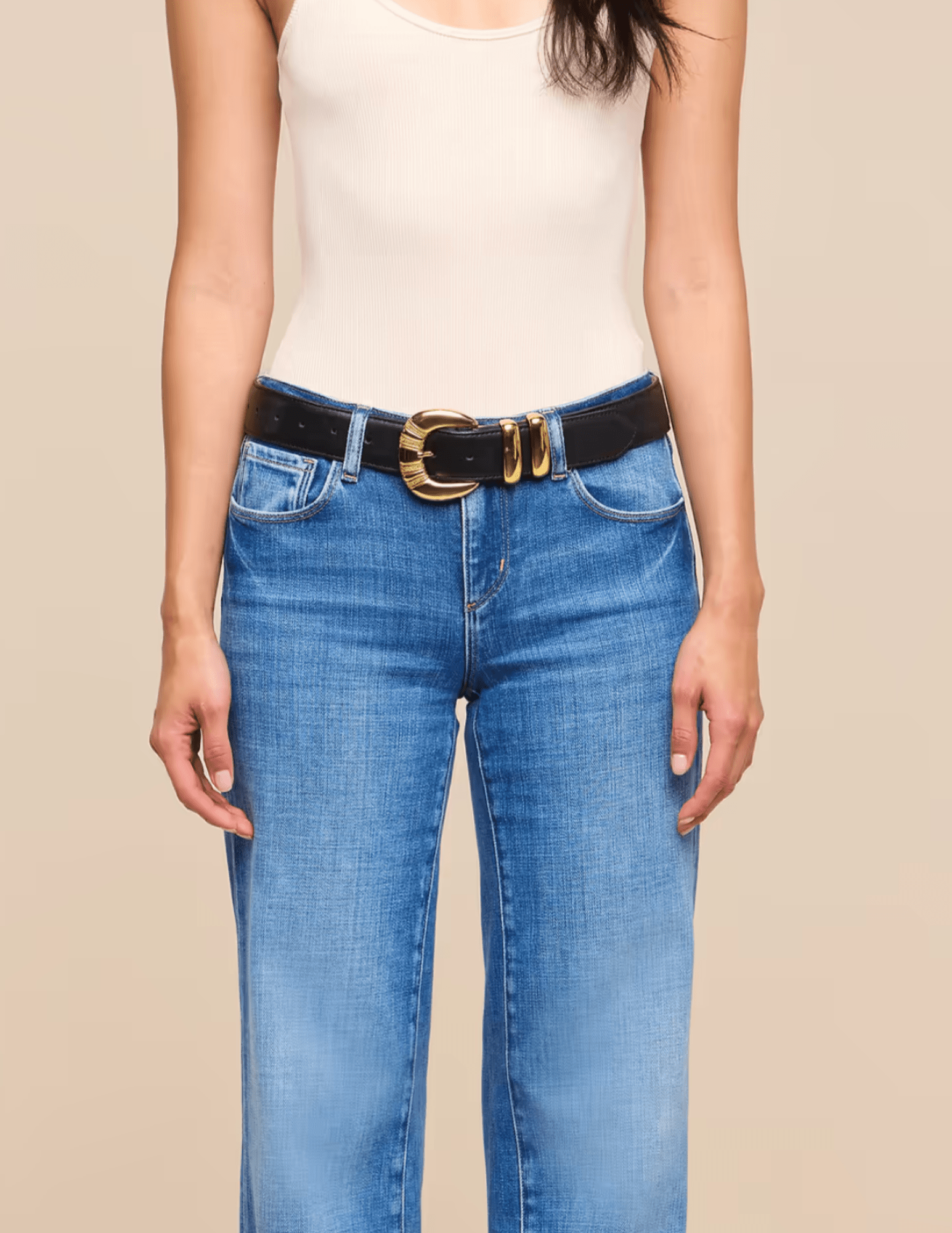 L’AGENCE Yarros Leather Belt in Black on model