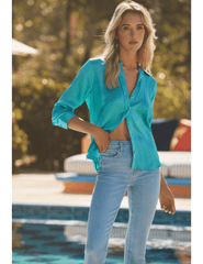 L'AGENCE Dani Three Quarter Sleeve Blouse