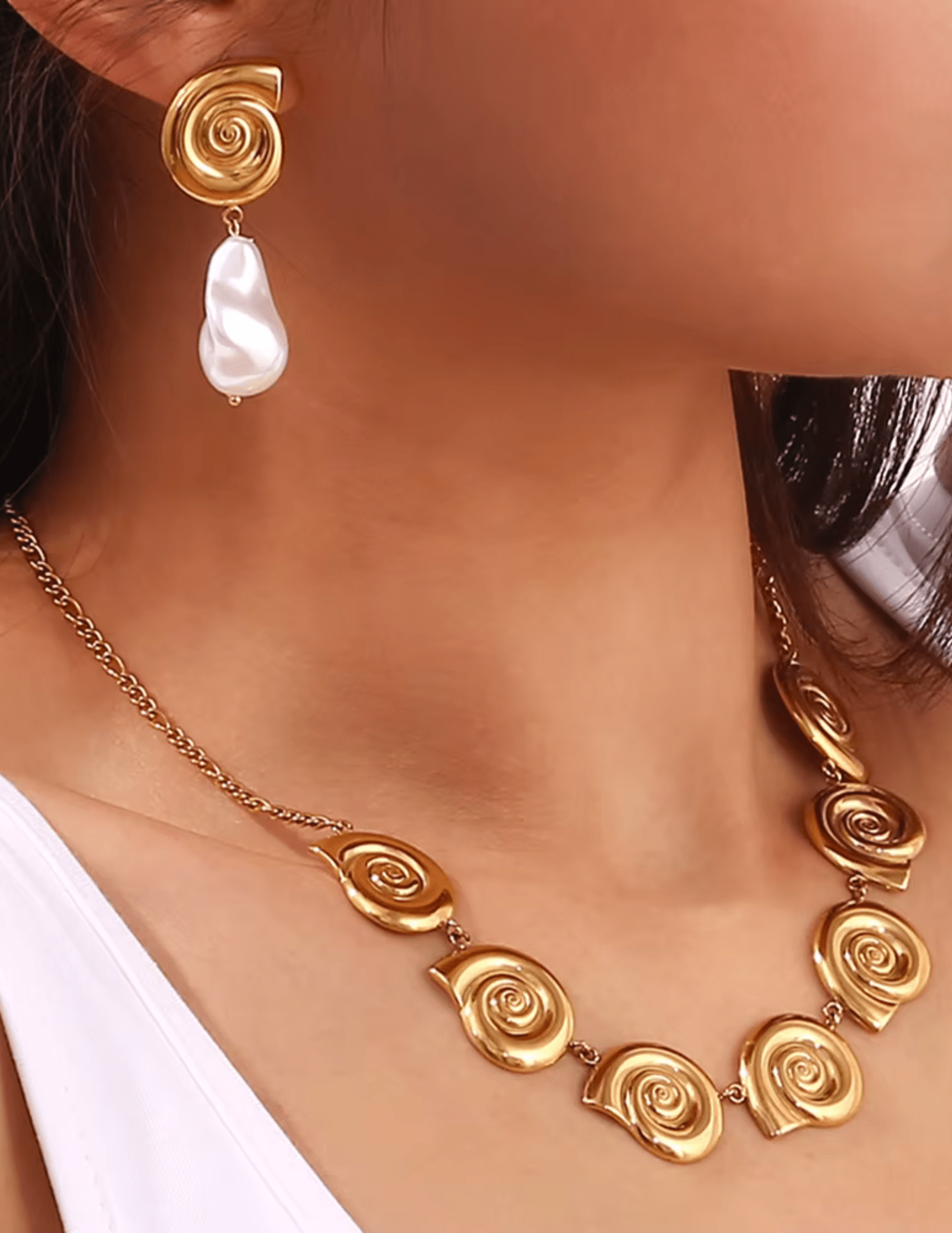 St Barths Saylor gold spiral seashell necklace with saylor earring